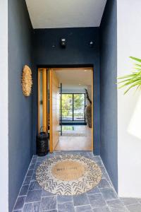 Sea View Villa In Carqueiranne