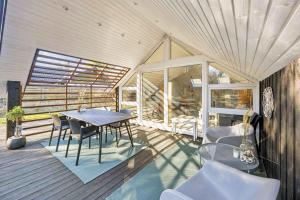 Family Retreat By Coast And Dunes