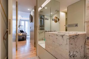 Condessa II by Innkeeper