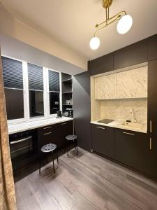 Royal apart on Svobody 6-8 Avenue