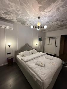 Royal apart on Svobody 6-8 Avenue