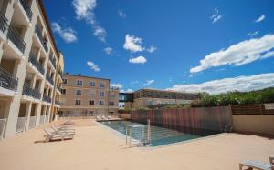 Nice comfortable pool studio 2 min from MTP