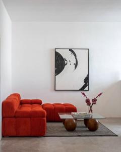 Stroberi - Elegant Rooftop Apartment in Berawa