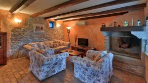 Rustic Villa Simone with outdoor pool in Porec