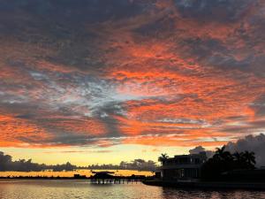 Riverview at Dolphin Drive with stunning sunsets and a short walk to the beach