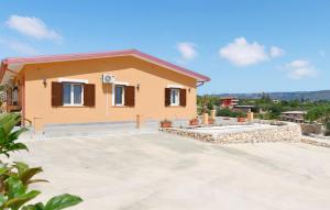 Cozy Home In Floridia