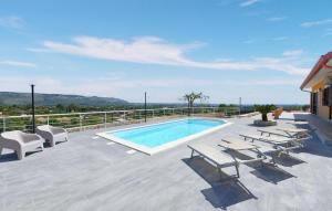 Cozy Home In Floridia