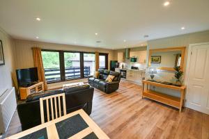 Bluebell Lodge 3 with Hot Tub