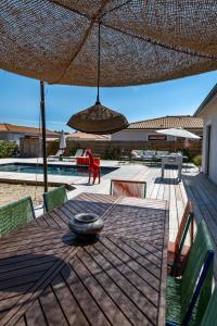 Villa contemporaine avec piscine