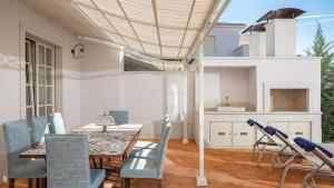 Family villa Claretta with pool and grill in Porec