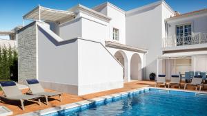 Family villa Claretta with pool and grill in Porec