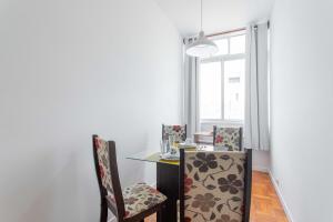 Apto aconchegante em Ipanema na quadra da praia VM 26