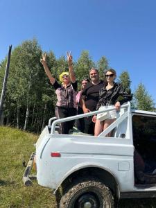 Садиба над потічком Розтоки