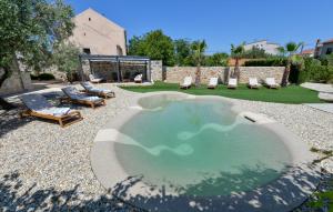 Beautiful Home In Dobropoljana