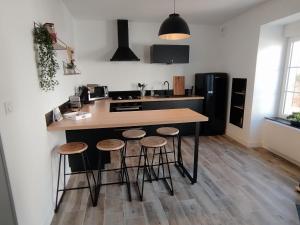 Les trois croisettes