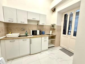 Detty Apartment FREE AC, FREE COFFEE, NEXT THE ASTORIA, on the famous Dohány street