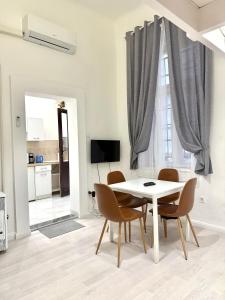 Detty Apartment FREE AC, FREE COFFEE, NEXT THE ASTORIA, on the famous Dohány street