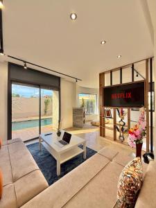 Villa 1 prestige with Pool & Private Guests Suites