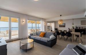 Gorgeous Apartment In Dingac With Lake View