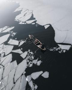 Dreamers Destination "group of Houseboat"