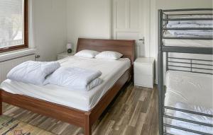 Gorgeous Home In Hällefors