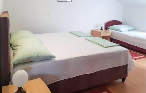 Awesome Apartment In Rogotin-Ploce