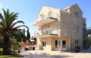Nice Apartment In Cilipi With Swimming Pool