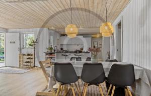 Nice Home In Glesborg With Wifi