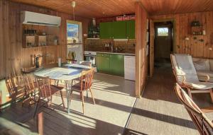 Nice Home In Glesborg With Wifi