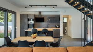 Modern villa Eva with pool and 2 bedrooms in Tar