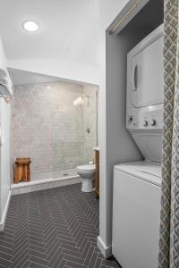 Modern Loft | Parking Included, Walk to Downtown