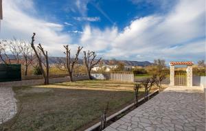 2 Bedroom Cozy Apartment In Pag