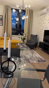 LUMIA Design Apt - Tower View - Garage Included