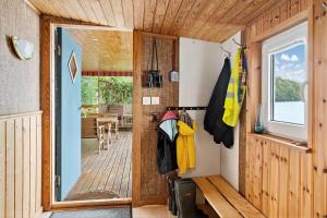 JON592-Burseryd-Arnasholm-Strandhyddan