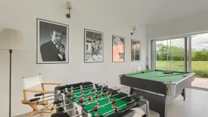 Beautiful Villa Village with tennis court in Tinj