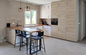 Beautiful Home In Besse Sur Issole With Wifi