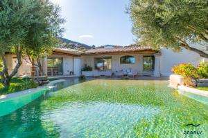 D&v Luxury Home - By Searly