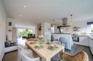 Green& Light House16