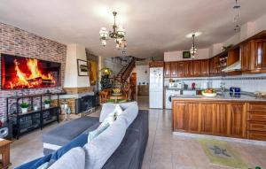 Gorgeous Home In Valsequillo