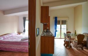 Stunning Apartment In Palmi With House Sea View