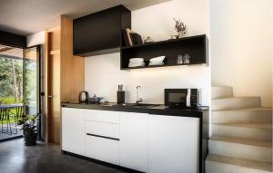 Beautiful Home In Njivice