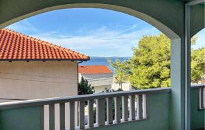 Stunning Apartment In Duce With Wifi