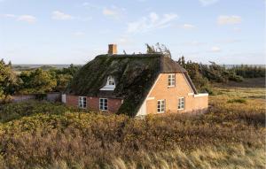 3 Bedroom Beach Front Home In Blåvand
