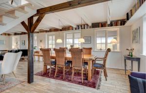 3 Bedroom Beach Front Home In Blåvand