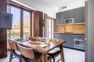 Alzhara Suites II Balcón Triana Torre Pelli