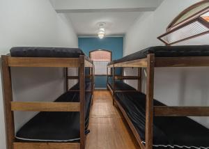 Casa com Piscina e Churrasqueira a 220 m da Praia