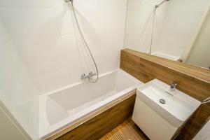 City Center Apartments near Synagogue