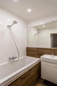 City Center Apartments near Synagogue