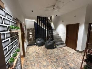 The Stone Bliss- Cozy 3BHK mountain villa