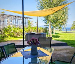 "Los laureles" vista al lago